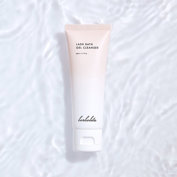 Lash Bath Gel Cleanser keeps lids and lashes clean, healthy and nourished. Formulated with targeted ingredients like moisture-binding hyaluronic acid and amino acids to replenish and hydrate for more youthful looking skin while strengthening and conditioning natural lashes. 