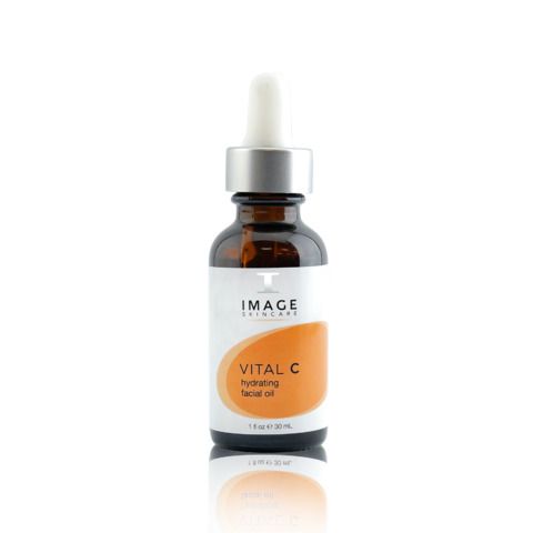 VITAL C hydrating facial oil rejuvenates dull, fatigued skin with a blend of skin-conditioning plant oils, nourishing fatty acids and known antioxidants that work to reinforce the skin’s lipid barrier. Ultra-light oil feels weightless on the skin but offers powerful moisture retention effects to keep it soft and supple.